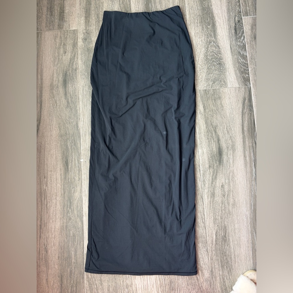 Classic Black Maxi Skirt - skims